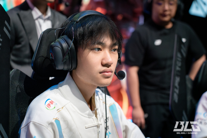 更是一种对 更是一种对